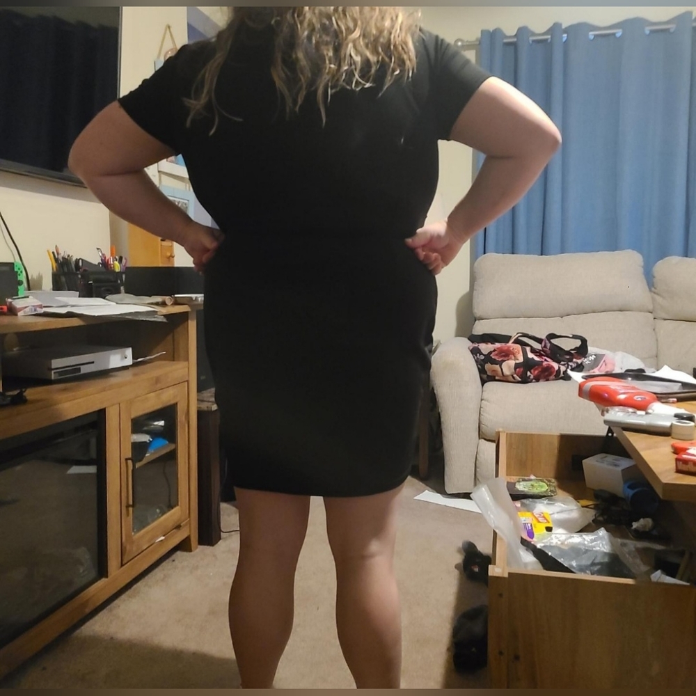 Dress - Picture 3 of 4